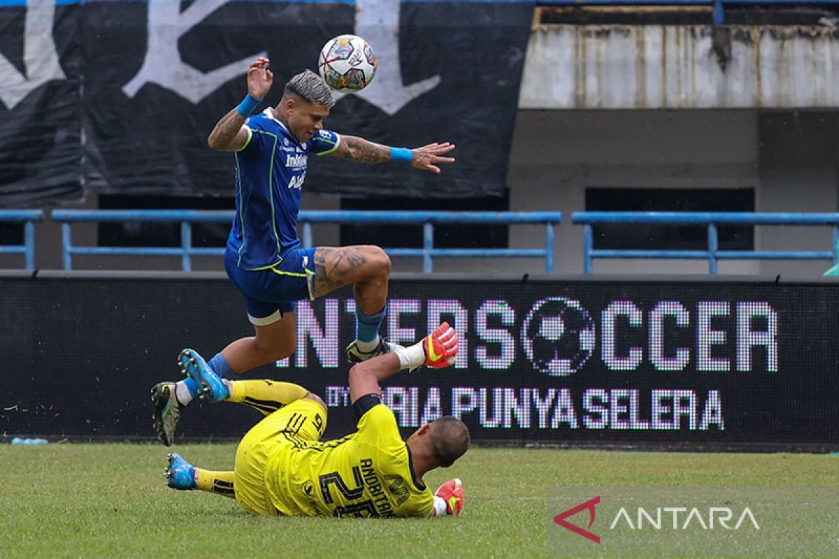 Perjuangan Keras di Lapangan: Tanggapan Full Back Persib Raih Tiga Poin Sulit Lawan Persik