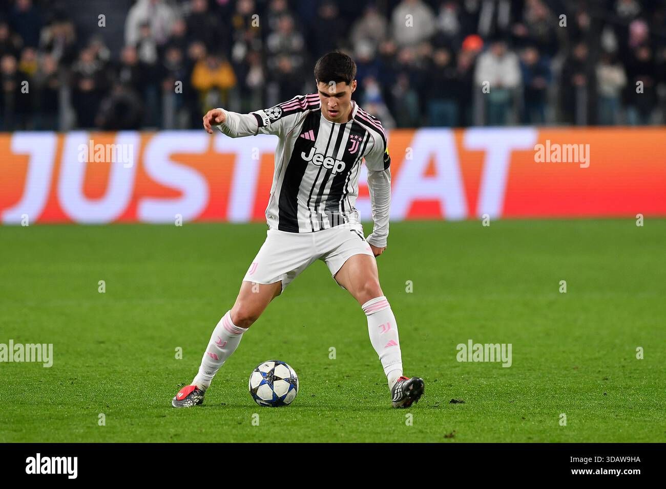 Proyeksi Masa Depan: Mengapa Juventus Berniat Jadikan Vasilije Adzic Pemain Penting Musim Depan?