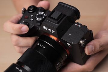 Review Sony A7R VI: Revolusi Kamera Resolusi Tinggi dengan Kecepatan 30 FPS