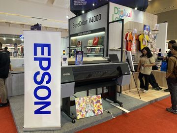 Revolusi Industri Kreatif: Epson Hadirkan SureColor V4000 Printer UV Flatbed A1 yang Ringkas untuk Produk Custom