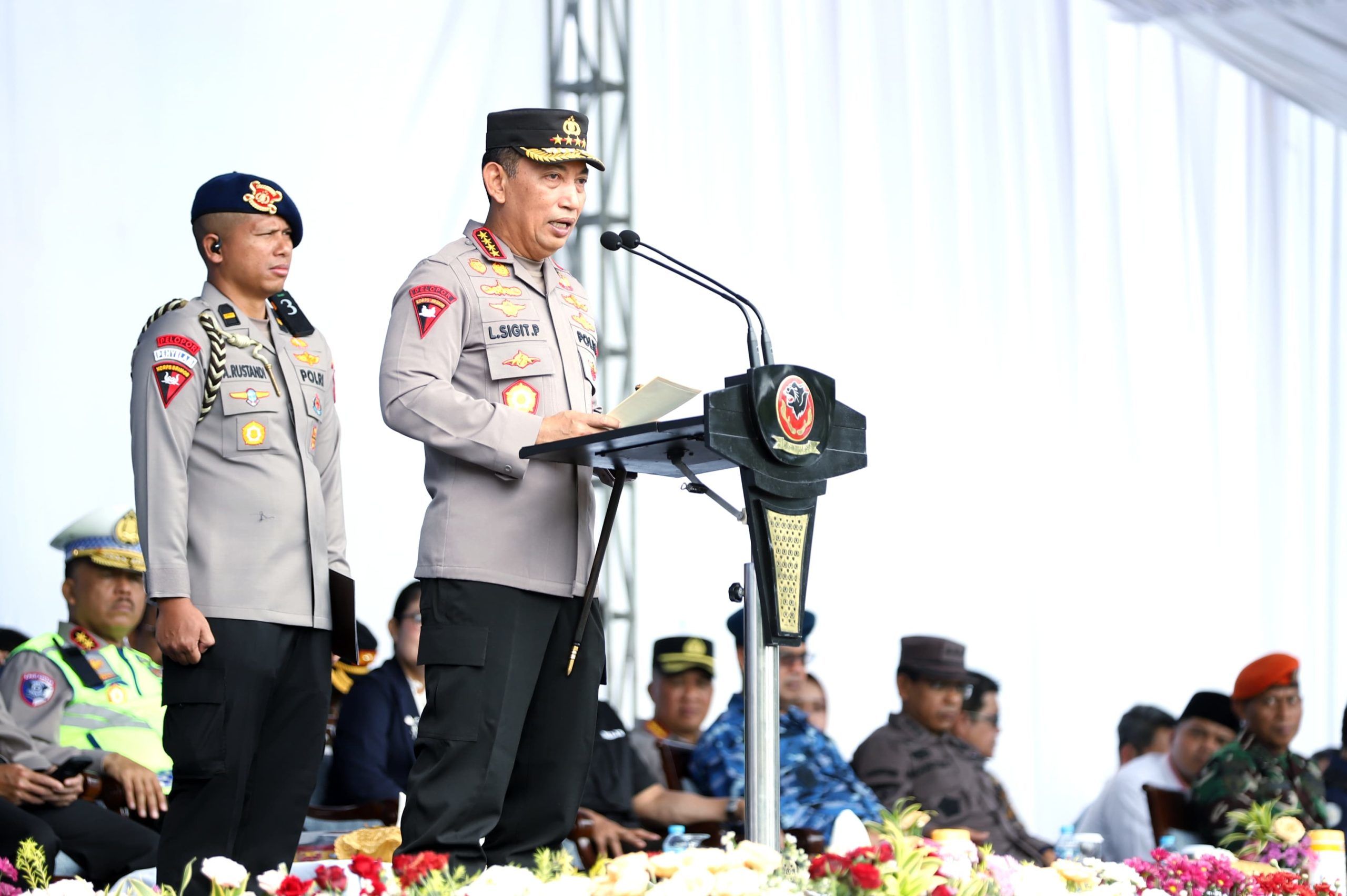 Sinergi di Kala Fajar: Gelombang 'Subuh Keliling' Polri dari Jakarta hingga Belitung Timur