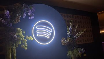 Skandal Manipulasi Streaming: Modal Bot dan AI Pria Ini Raup Ratusan Miliar dari Spotify Lalu Dipenjara