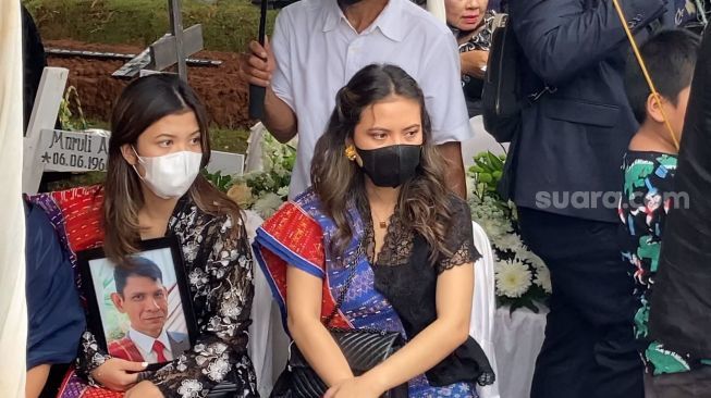 Tangis Pecah di Rumah Duka: Marsha Aruan Kehilangan Ibunda Tercinta untuk Selamanya