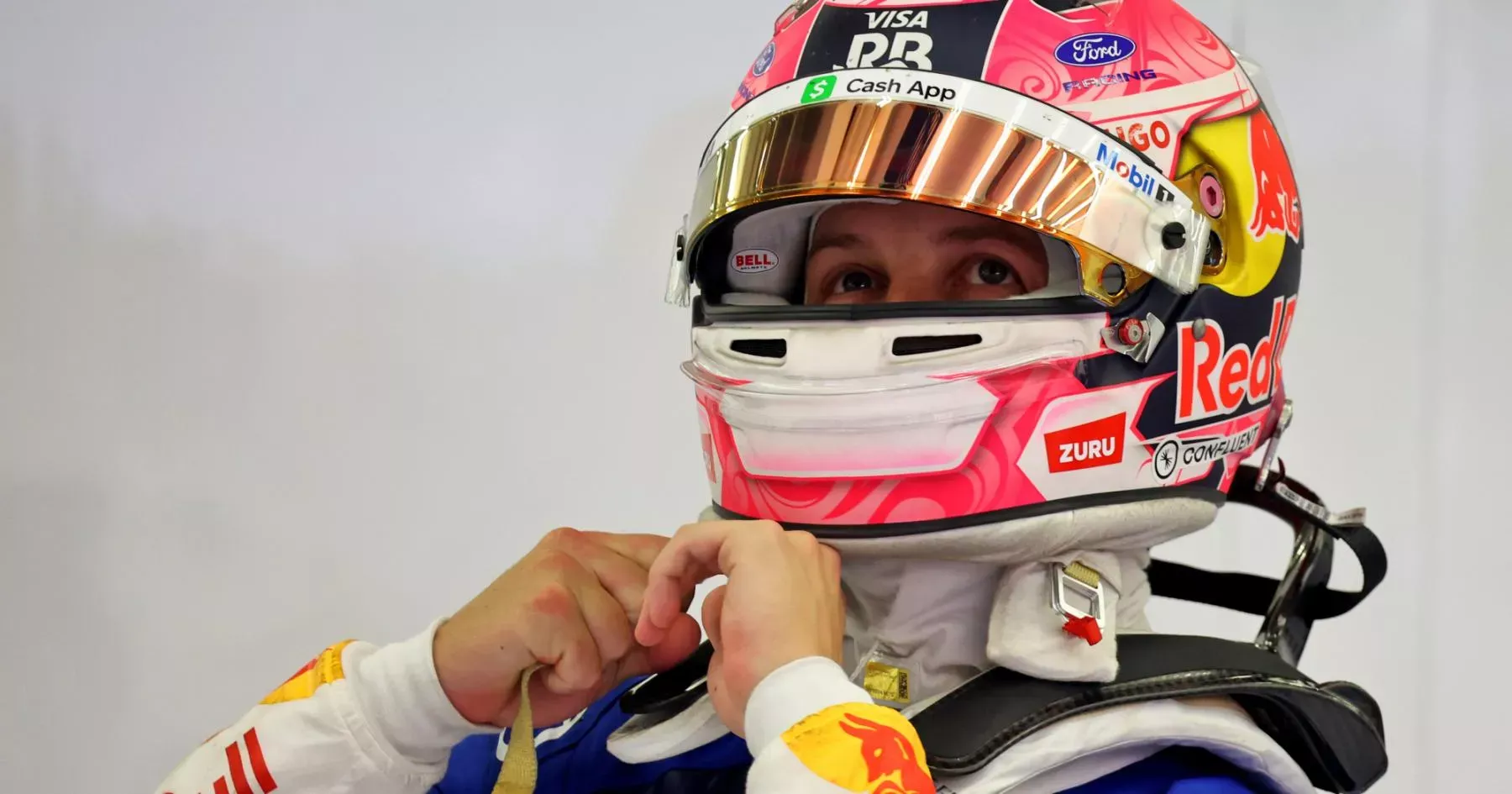 Tantangan Berat di Sepang: Liam Lawson Bingung Tentukan Strategi Ban di GP Bahrain