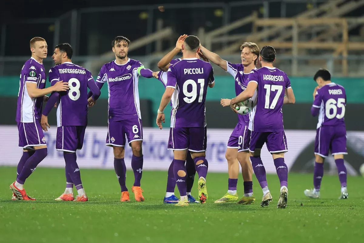 Vanoli Menilai Defensif Fiorentina: Talenta Ada, Kerja Sama Kurang Menjadi Kendala Utama